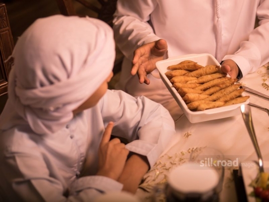 Brothers having puff pastry|-