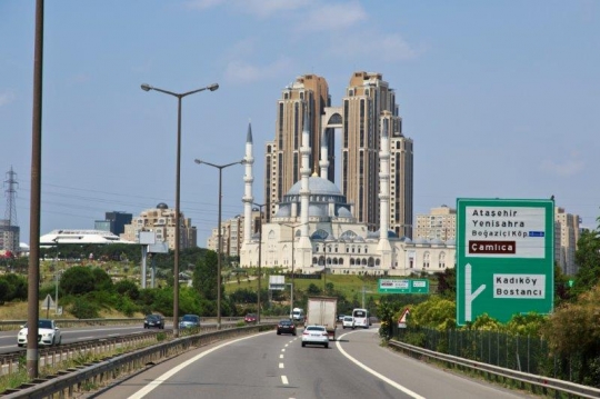 highway road in istabnul