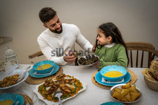family-ramadan-eftar-food-eating-013