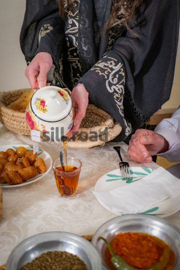 family-ramadan-eftar-food-eating-032