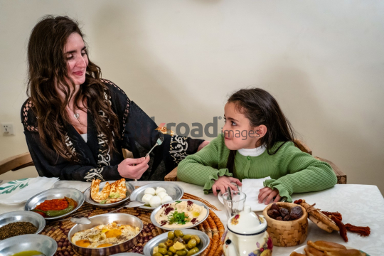 ramadan-woman-noor-eftar-sohour-019