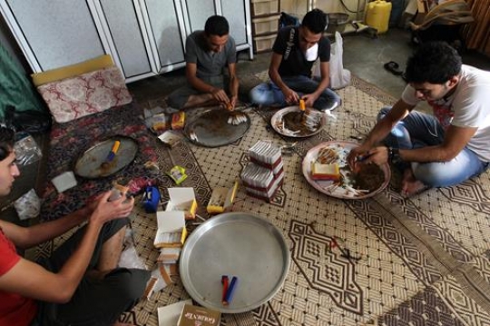 manufacture of cigars manually