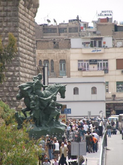 saladin statue in the city
