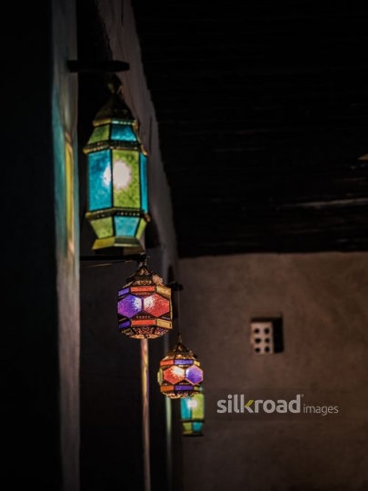 Colourful lanterns in alignment|-