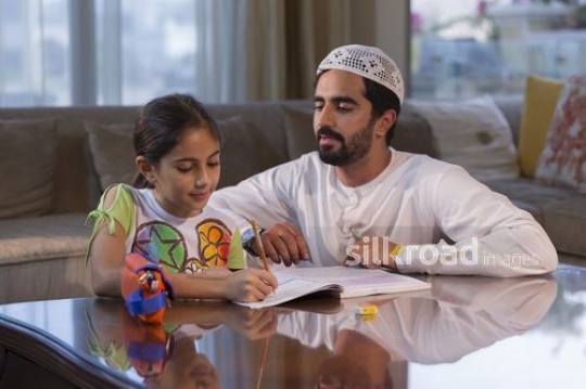 UAE_Family_IMAGES_2016_RF_PREMIUM