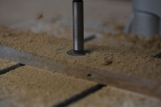 Machine for cutting a circle through the wood